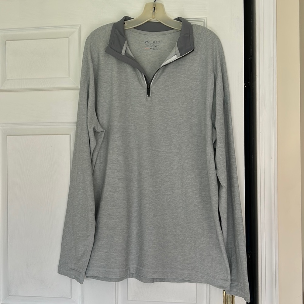 Men’s Under Armour zip top. Size XL